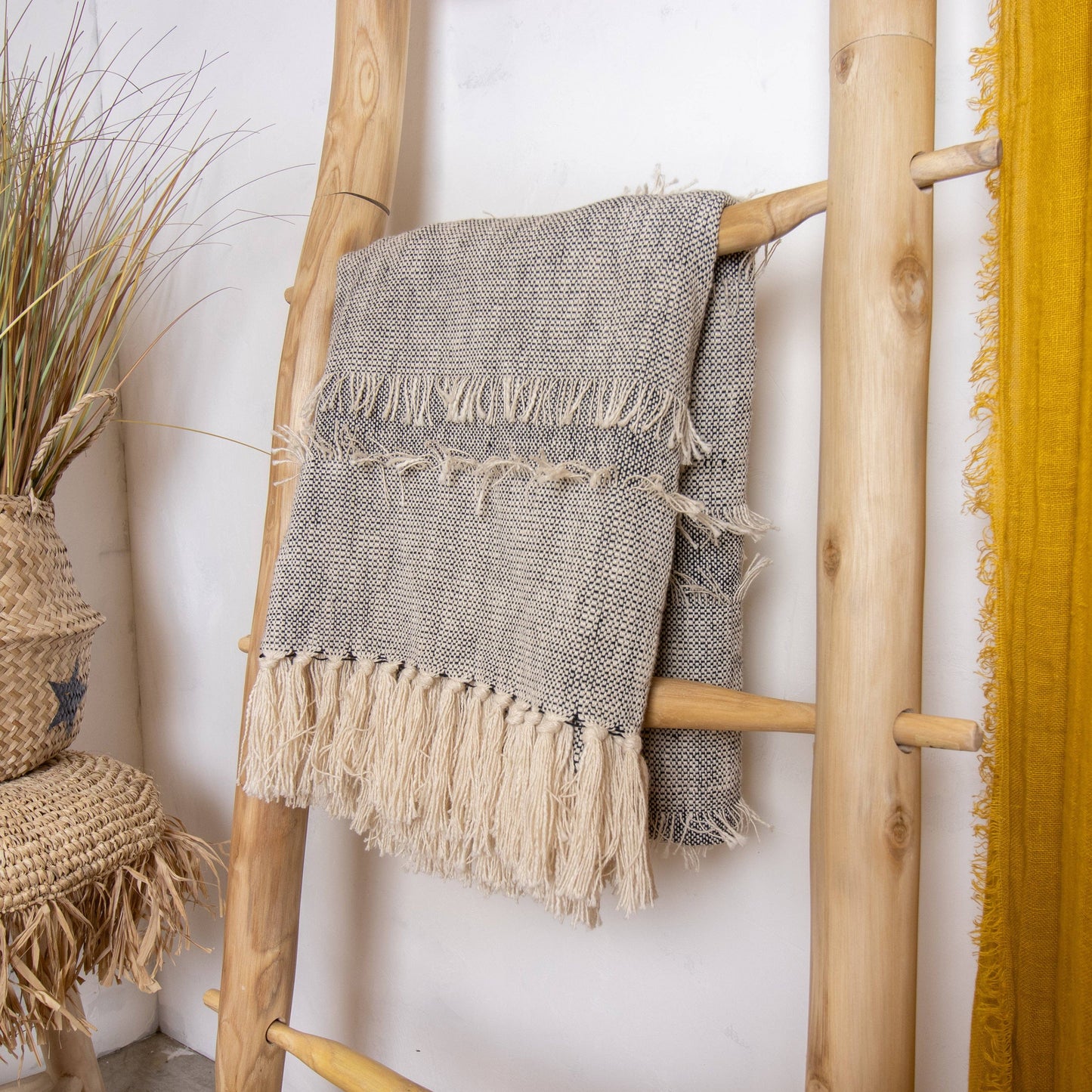 Handwoven Cotton Throw 125x150 cm