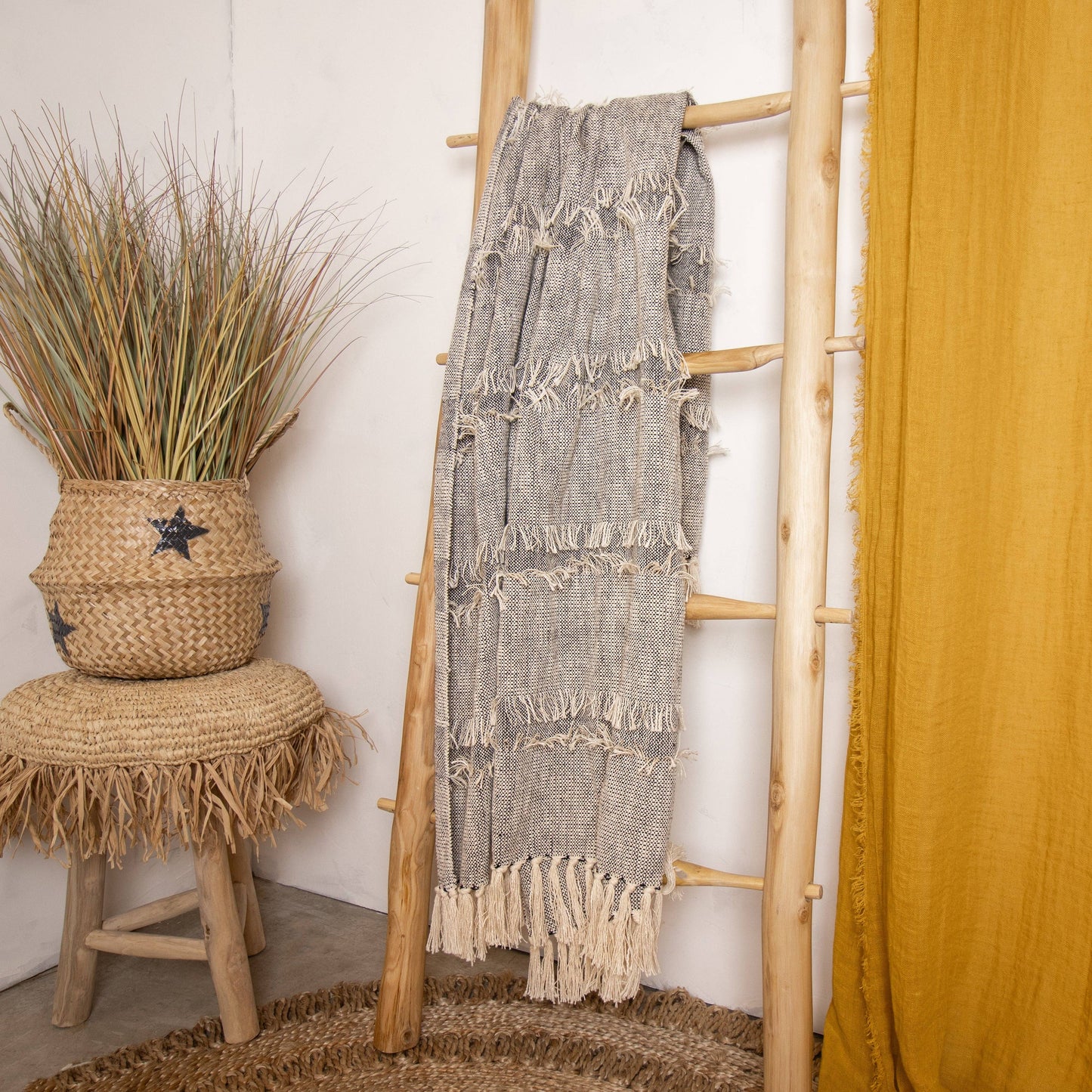 Handwoven Cotton Throw 125x150 cm