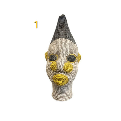 Petite statue Bamileke: grey and warm yellow bead