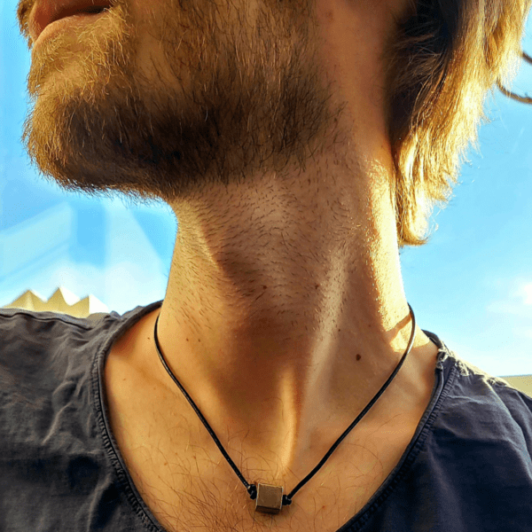 Necklace cube